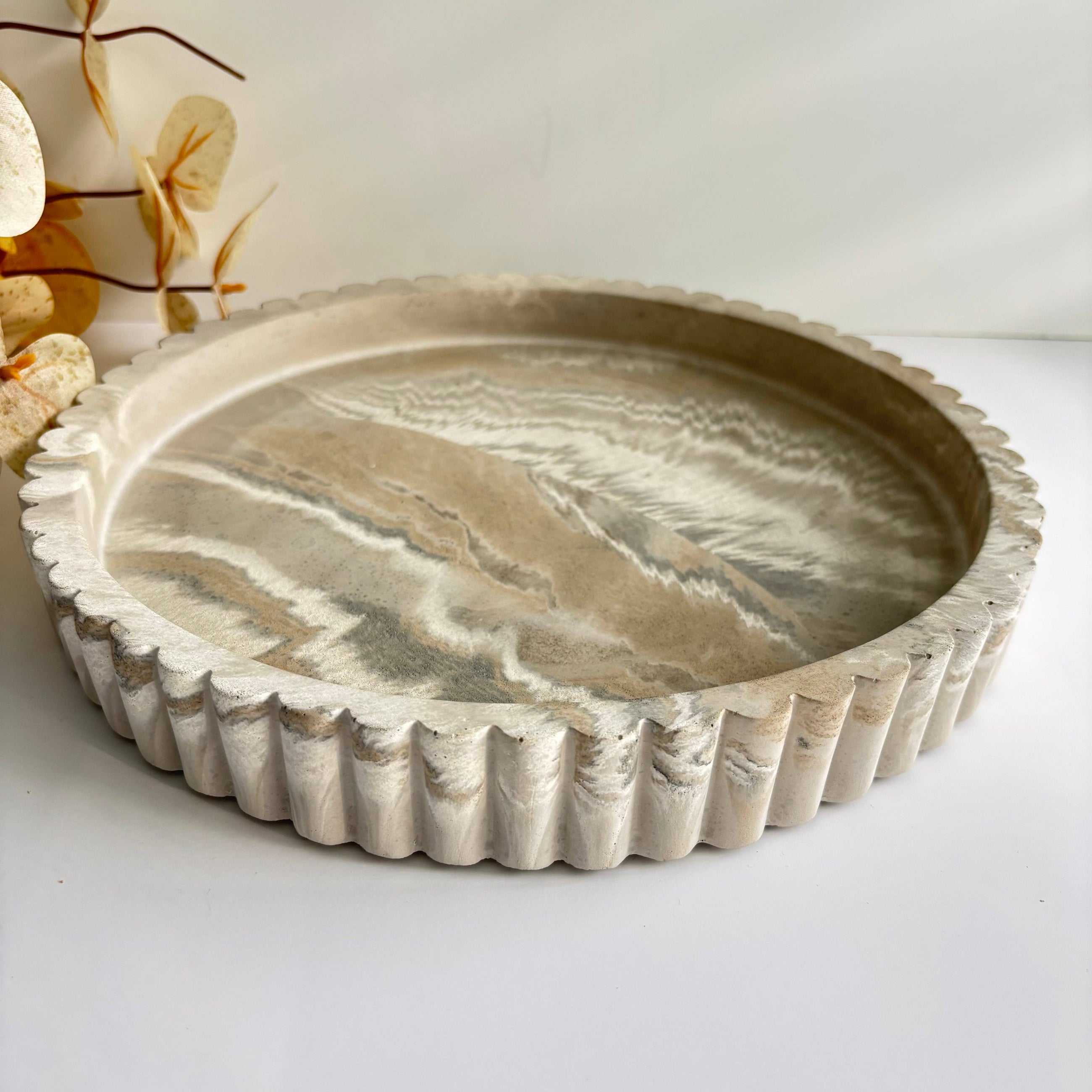 Calypso - 10" Round Concrete Tray | Scalloped Tray