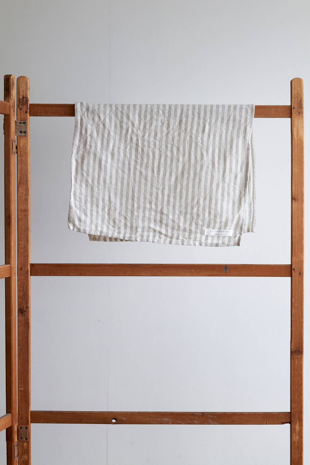 Linen Chambray Towel (M) White Stripe