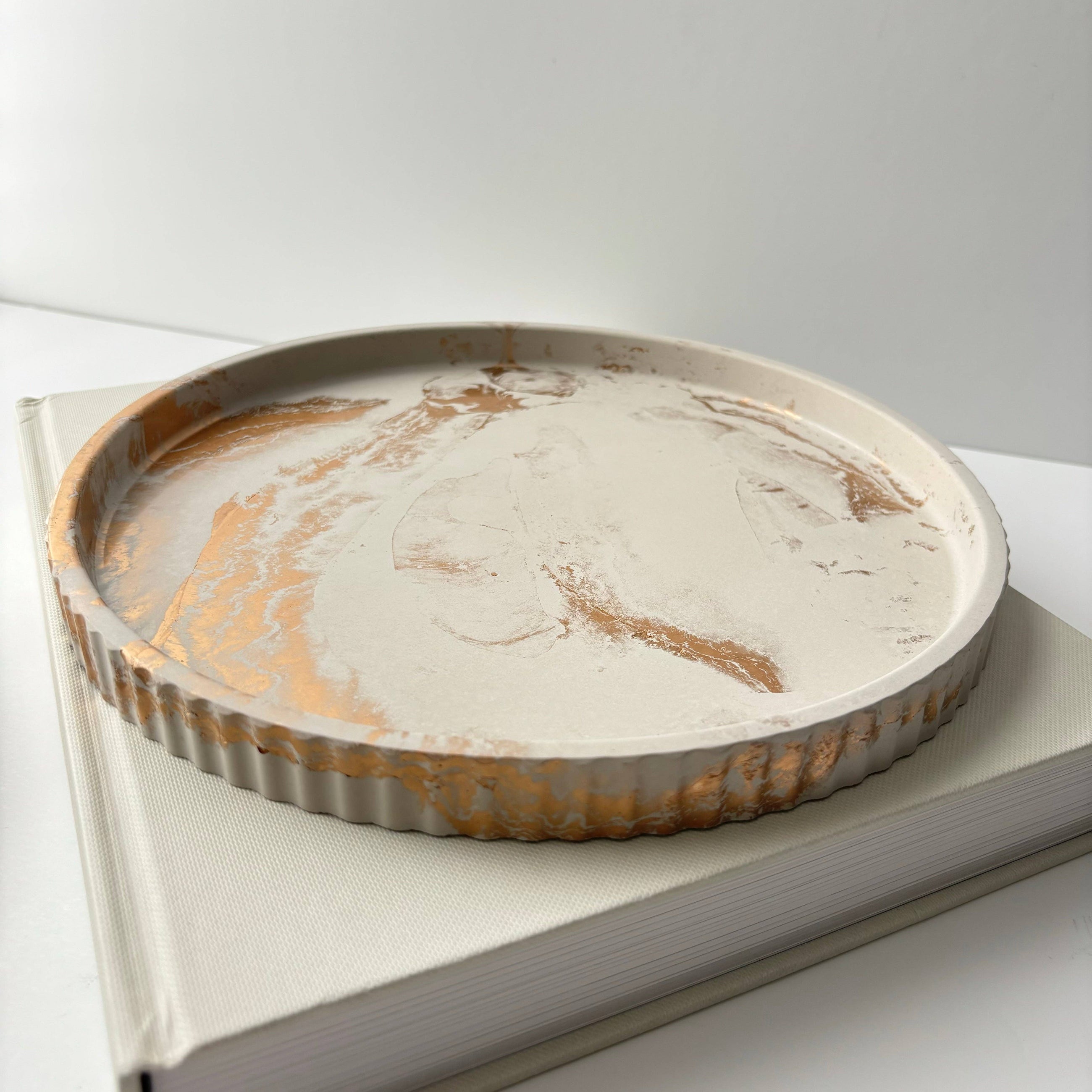 Joma - Concrete Fluted Tray | Round Tray Centerpiece