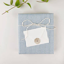 Hobnail Bouquet Mini Enclosure Notecard