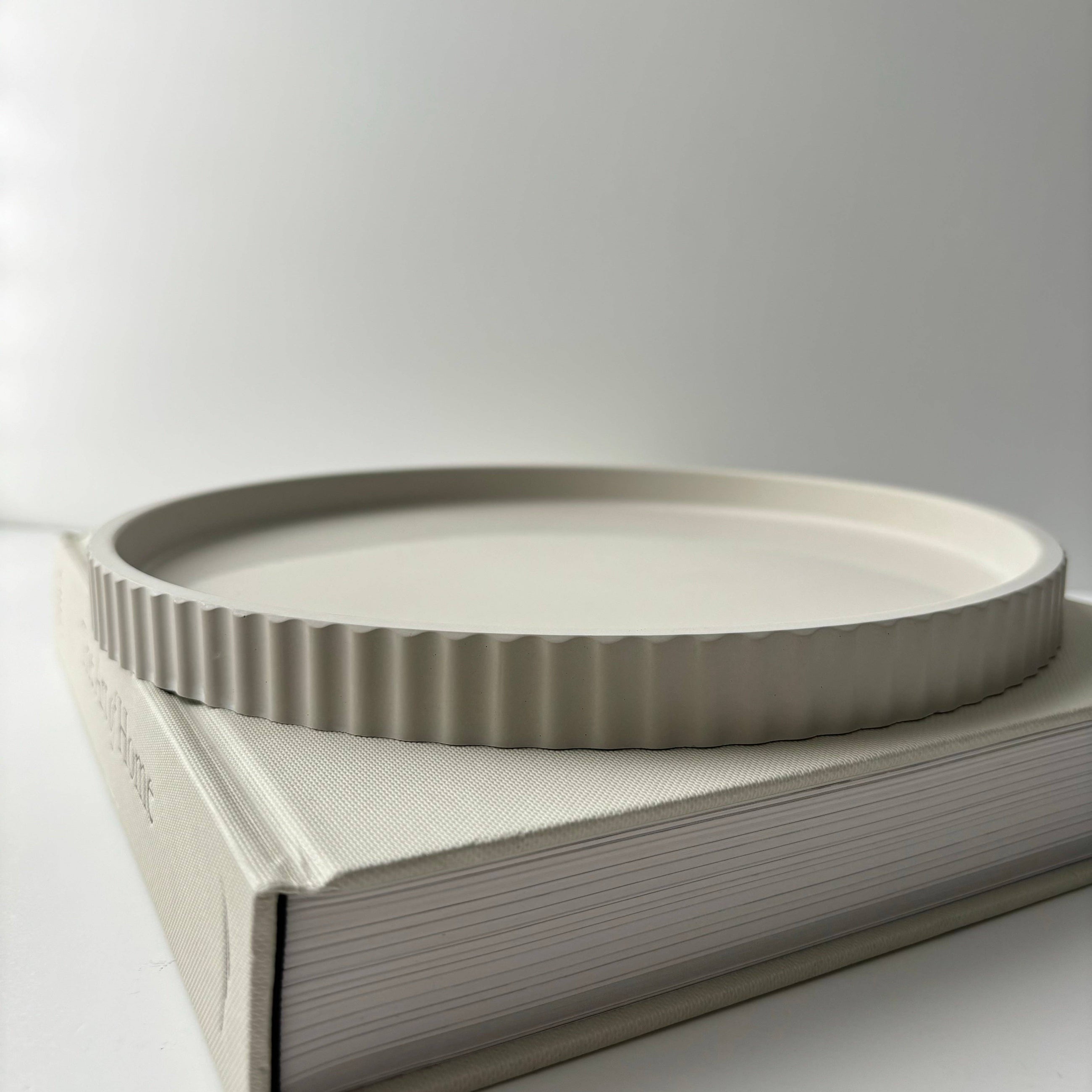 Joma - Concrete Fluted Tray | Round Tray Centerpiece